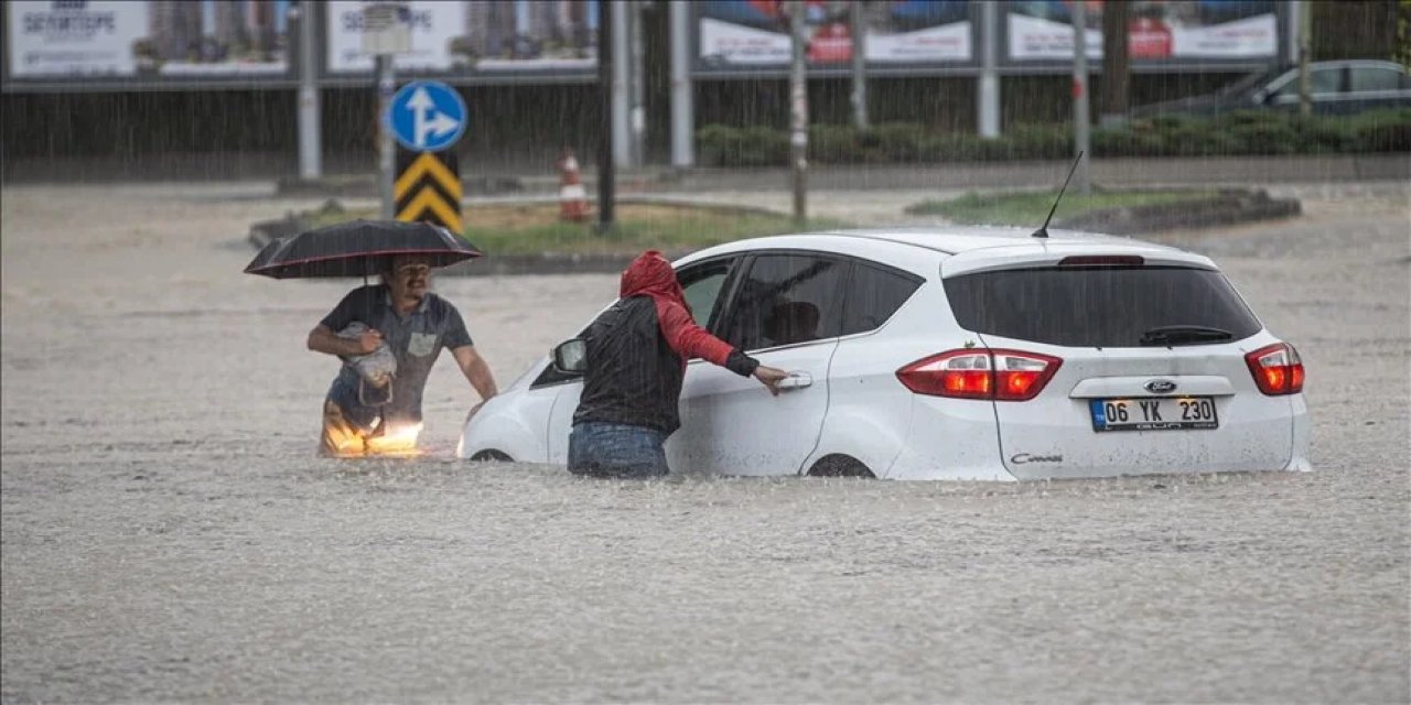 Başkentte sağanak etkili oluyor