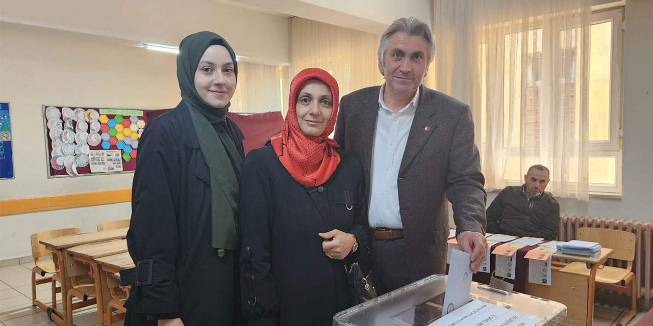 Saadet Partisi Rize Belediye Başkan Adayı Yıldız oyunu kullandı