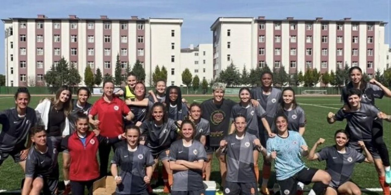 İzmir Kadın Futbolunda Süper Lig'de