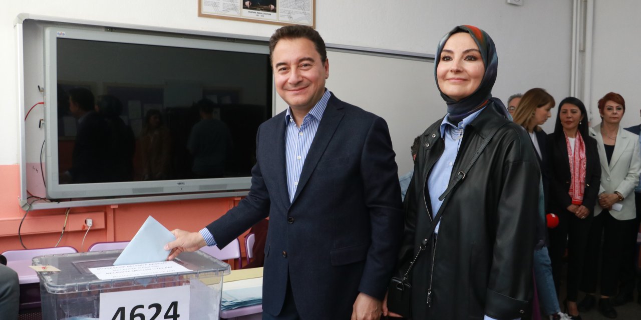 Babacan: Demokrasimize Sahip Çıkalım