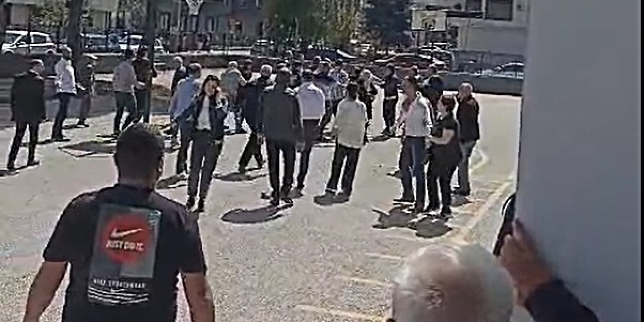 Muhtar Adaylarının Yakınları Kavga Etti, Polis Biber Gazlı Müdahalede Bulundu