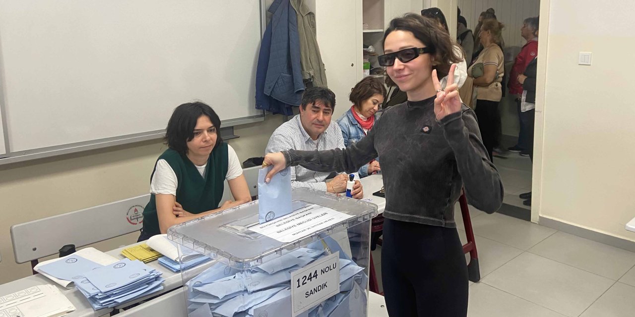 Zeynep Bastık Oyunu Kullandı