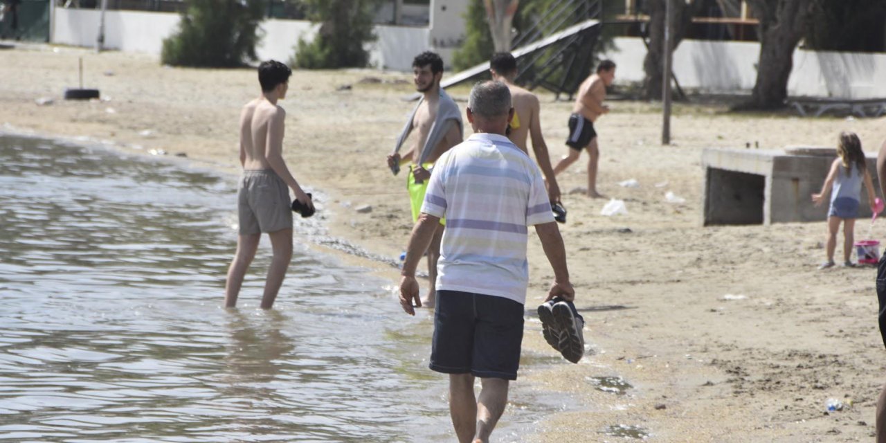 Bodrum'da Oylarını Kullananlar, Sahile Akın Etti