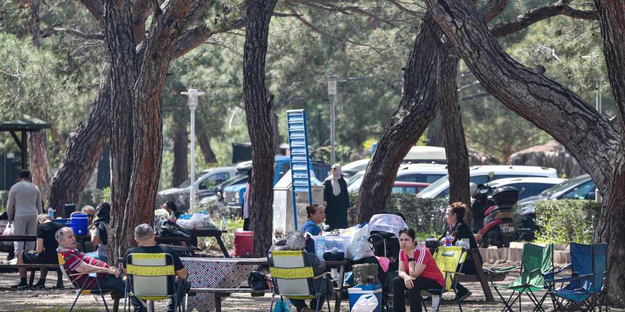 Oylarını Kullanıp Mesire Alanlarında Piknik Yaptılar
