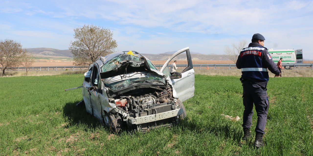 Antalya'dan Yozgat'a Oy Kullanmaya Giden Aile Kaza Yaptı: 1 Ölü, 2 Yaralı