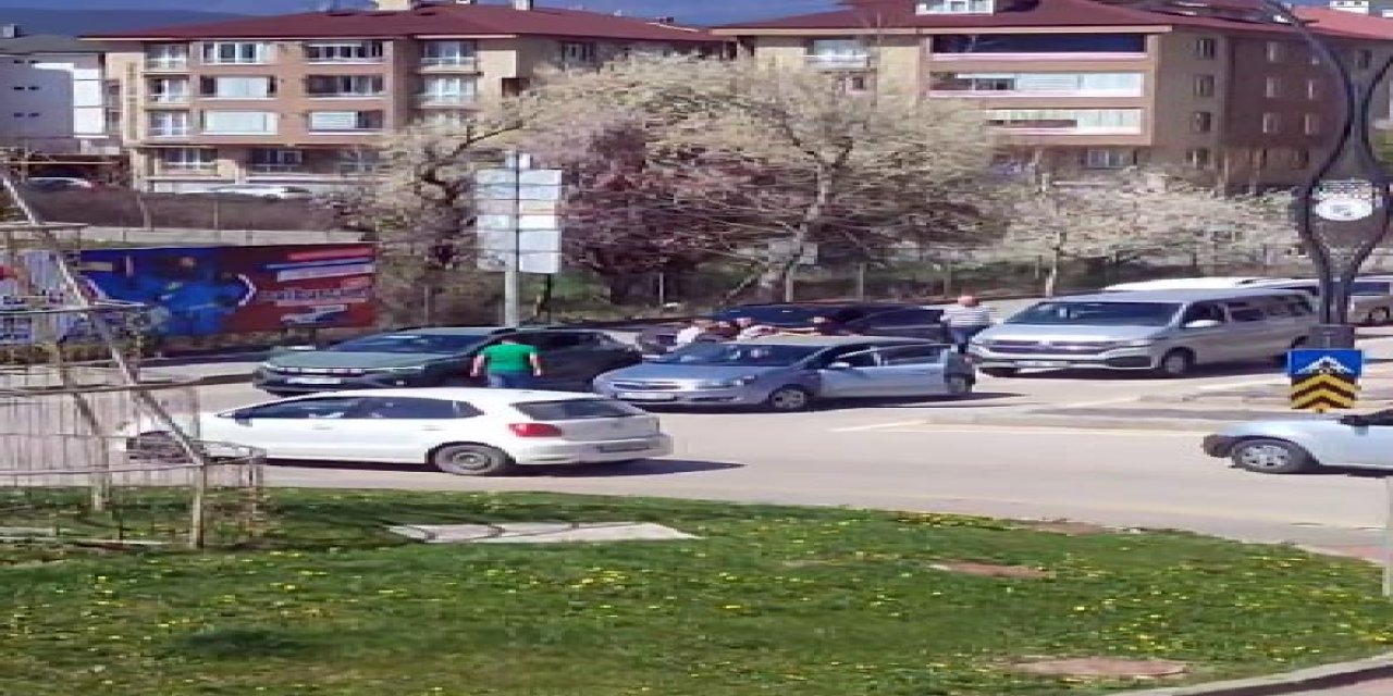 Trafikte 'Yol Vermeme' Kavgası Kamerada