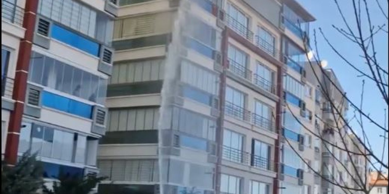 Ankara'da 7 Katlı Binanın Teras Katında Yangın