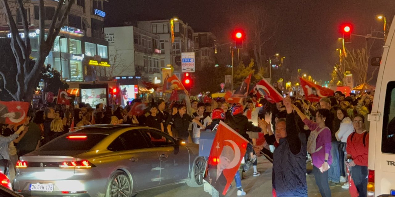 İstanbul- İstanbul'da Seçim Kutlamaları