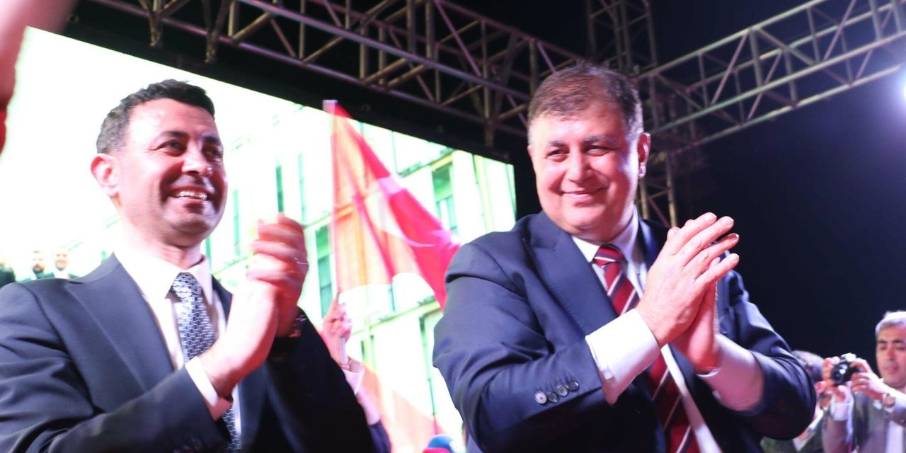 İzmnir'de Chp'liler Cumhuriyet Meydanı'nda Toplandı (2)