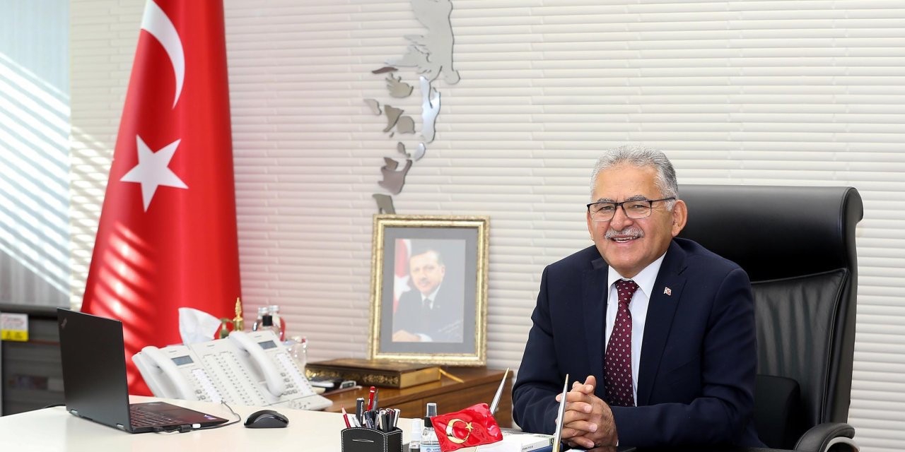 Kayseri'de Ak Parti'li Büyükkılıç Başkan Seçildi; 7 İlçeyi Ak Parti, 3 İlçeyi Mhp, 2 İlçeyi Chp, 1 İlçeyi İyi Parti Kazandı