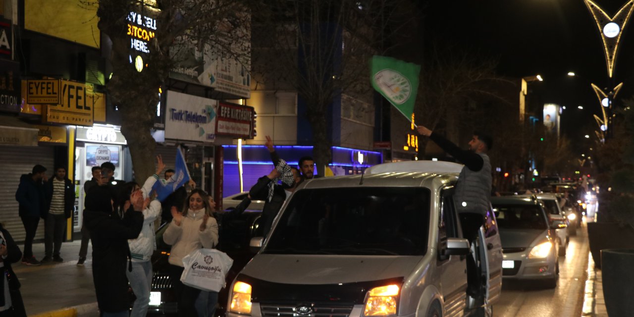 Van'da Dem Partililer Kutlama Yaptı