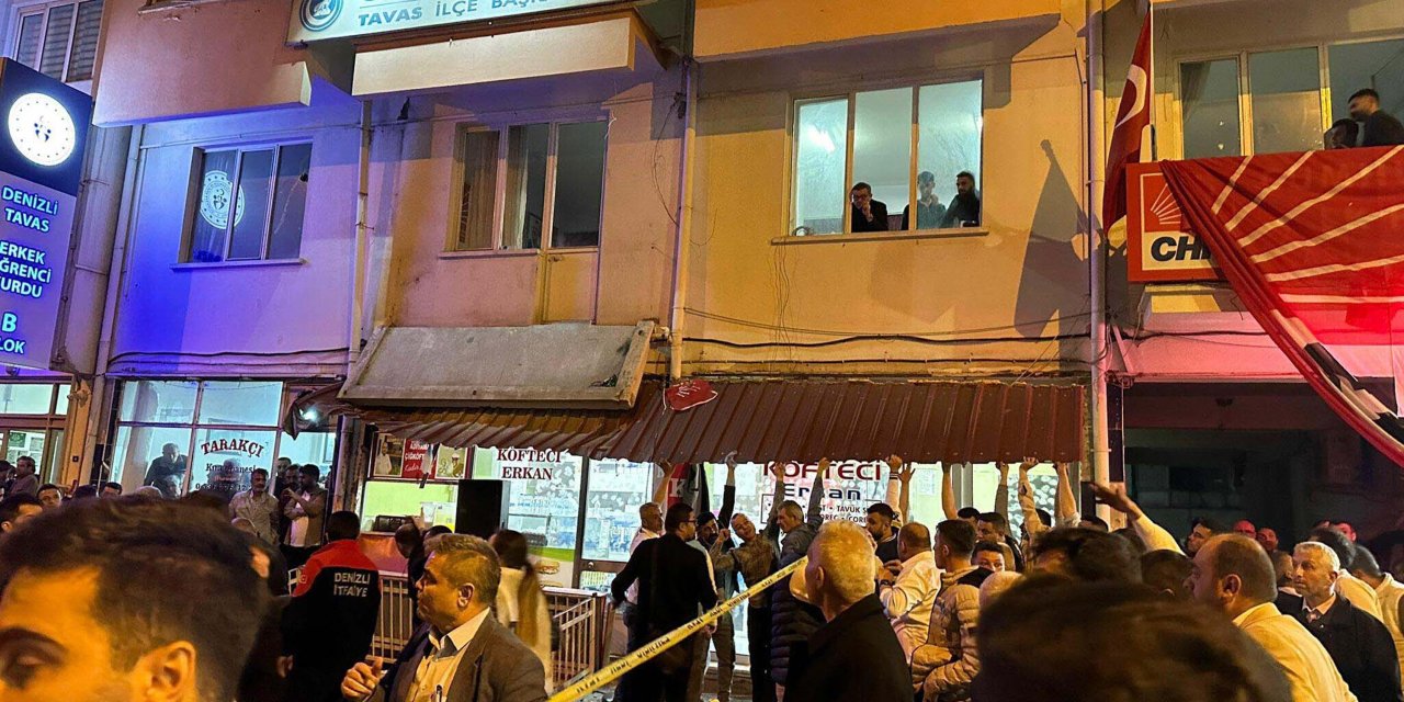 Chp Binasının Balkonunun Çökmesiyle Yaralanan Eski Yönetim Kurulu Üyesi Öldü