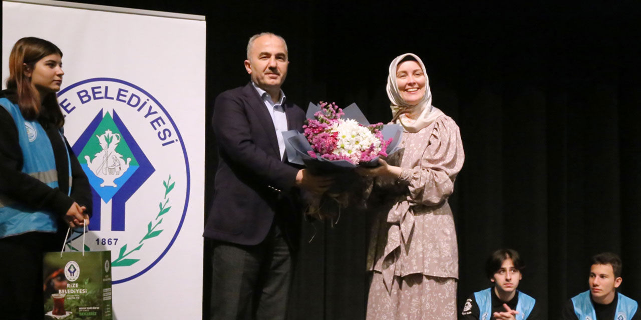 Yazar Tongar’a Rize’de Yoğun İlgi