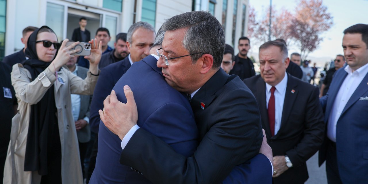 Özgür Özel,  Cenaze Törenine Katıldı