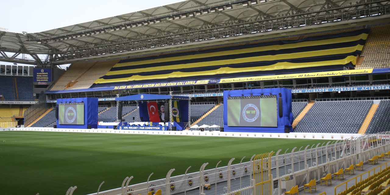 Fenerbahçeli Taraftarlar, Yönetimin Alacağı Her Kararın Arkasında