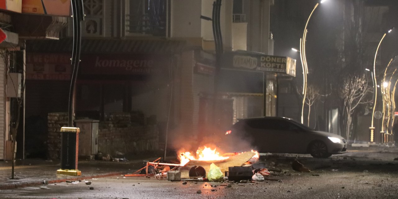 Zeydan'ın Memnu Haklarının Geri Alınmasını Protesto Eden Gruba Polis Müdahalesi (2)