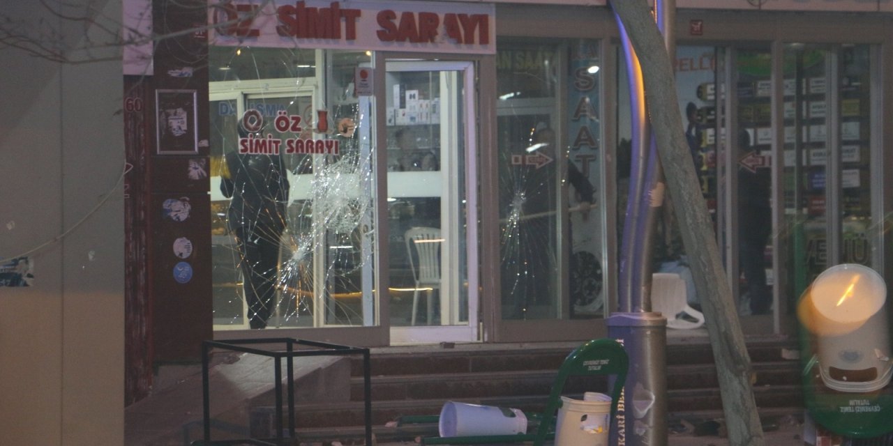 Zeydan'ın Memnu Haklarının Geri Alınmasını Protesto Eden Gruba Polis Müdahalesi (3)