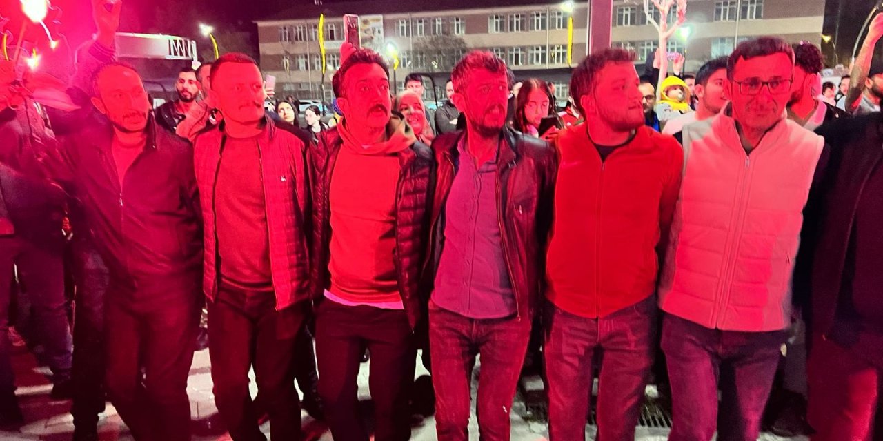 Elazığlılar 'Sahur Halayı' Etkinliğinde Buluştu