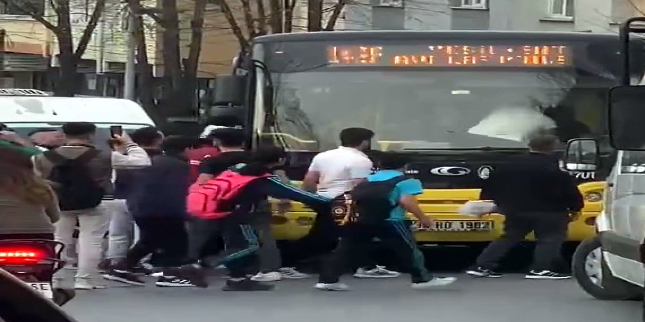 İstanbul - Avcılar'da Yol Tartışmasında İett Şoförüne Yumruklu Saldırı