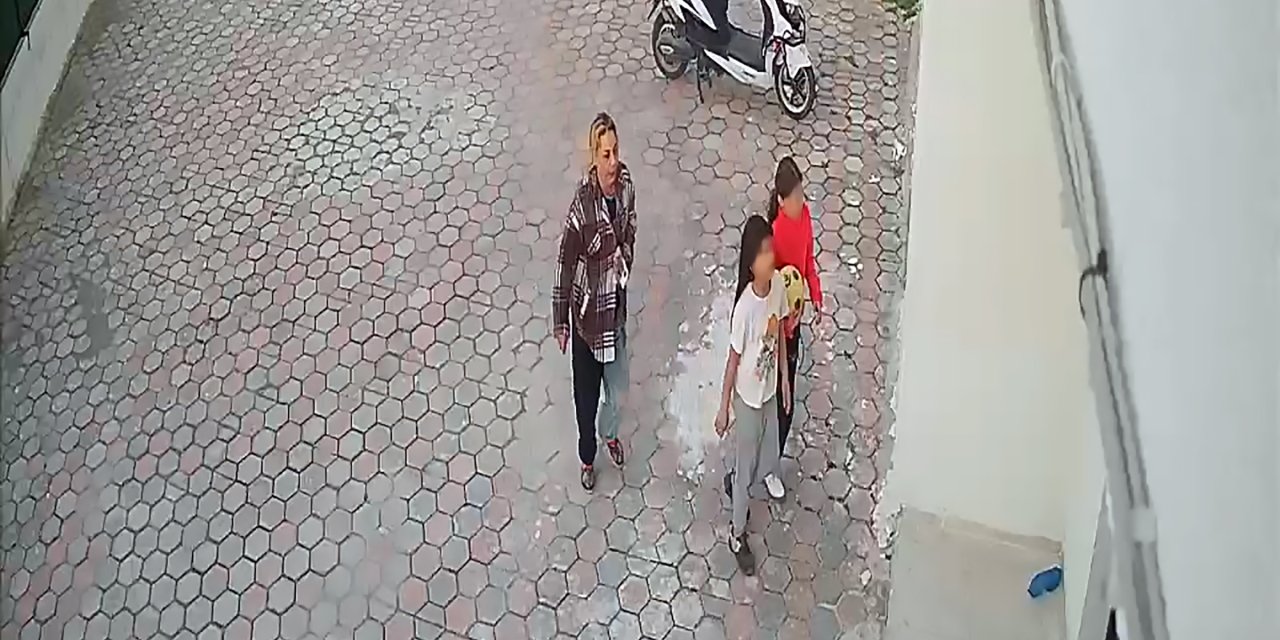 9 Yaşındaki Yeğenine Parktaki Kadının Altın Dolu Çantasını Çaldırdı