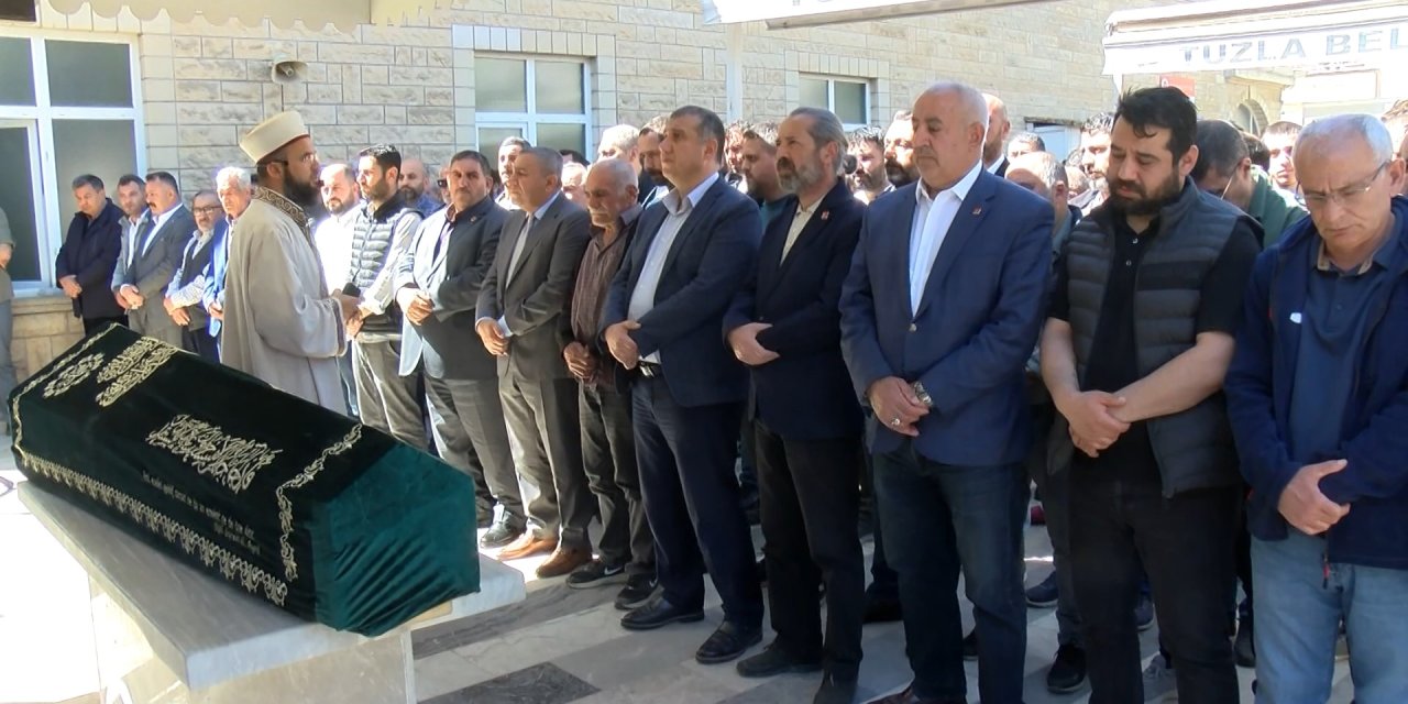 İstanbul - Beşiktaş’taki Gece Kulübü Yangınında Hayatını Kaybeden Emrah Demiroğlu Son Yolculuğuna Uğurlandı