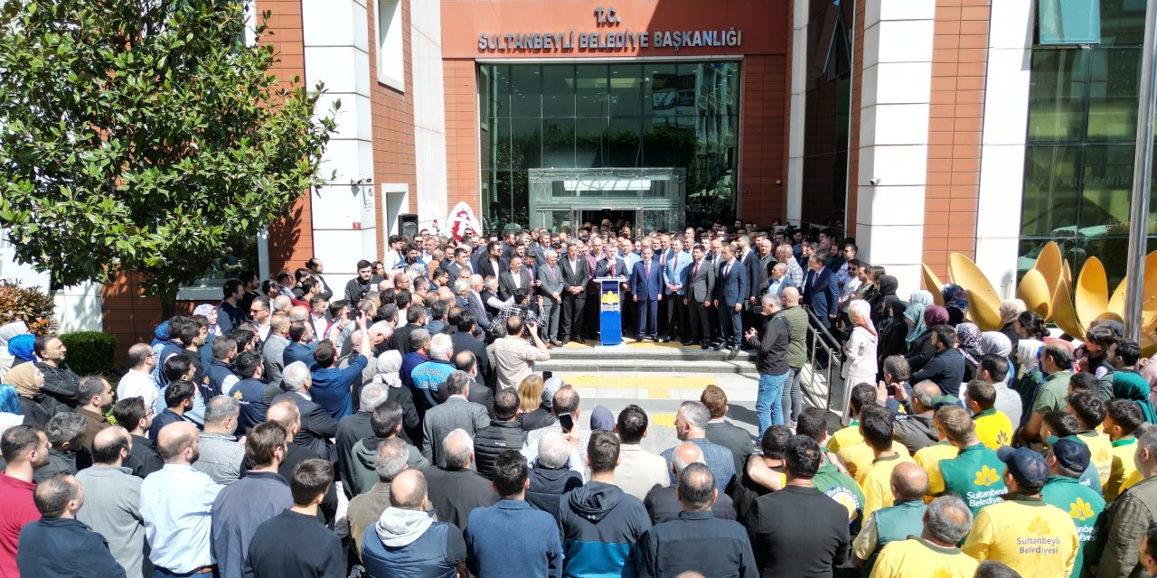 Sultanbeyli Belediye Başkanı Ali Tombaş Mazbatasını Alarak Göreve Başladı