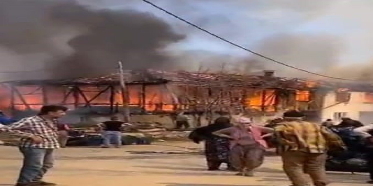 Bursa'da 3 Ev İle 1 Ahır Yandı