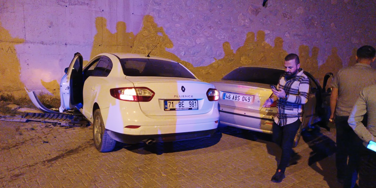 Kırıkkale’de İki Otomobil Kafa Kafaya Çarpıştı; 2 Yaralı