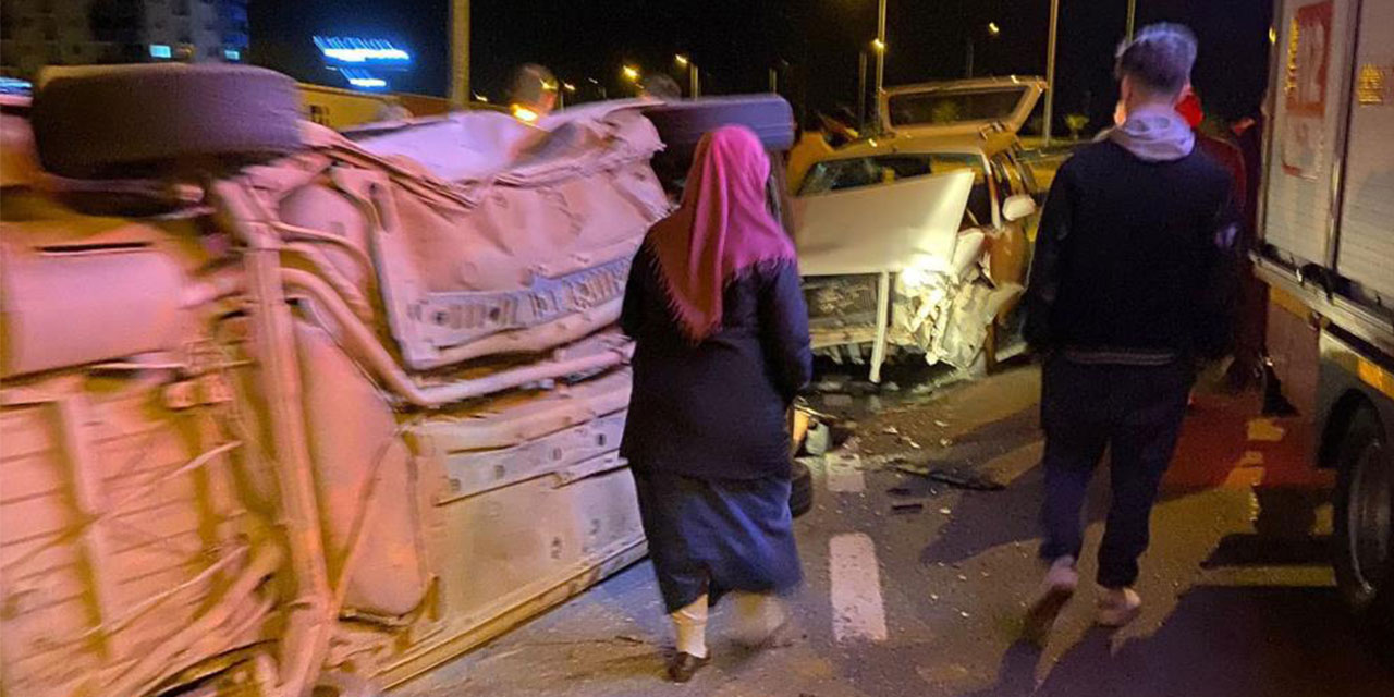 Rize’de iki otomobil kafa kafaya çarpıştı: 7 yaralı