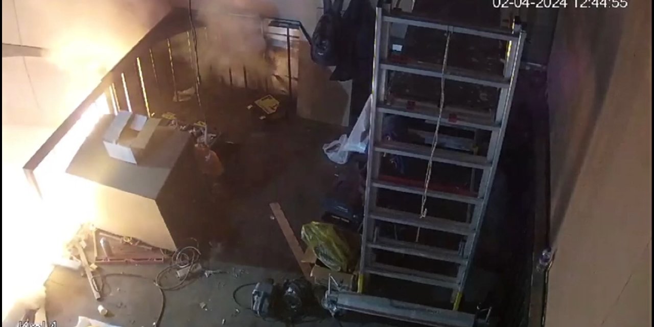 İstanbul - Beşiktaş'ta Gece Kulübünde Yangının İlk Çıkış Anları (Toplu Görüntüyle)