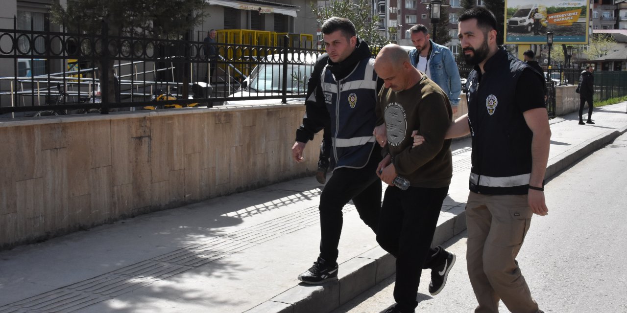 Sokakta Silahlı Saldırıya 6 Gözaltı