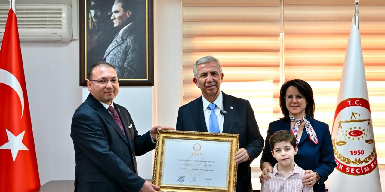 Mansur Yavaş, Mazbatasını Aldı