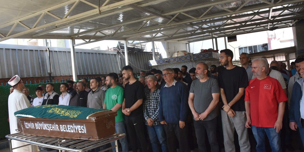 Kazada Ölen Askerlik Arkadaşları Toprağa Verildi