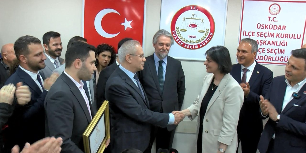 İstanbul - Üsküdar Belediye Başkanı Sinem Dedetaş Mazbatasını Aldı