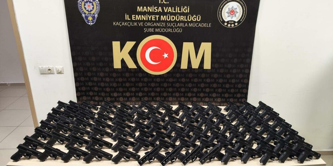 Manisa'da  100 Kaçak Tabanca Ele Giçirildi, 2 Kişi Tutuklandı