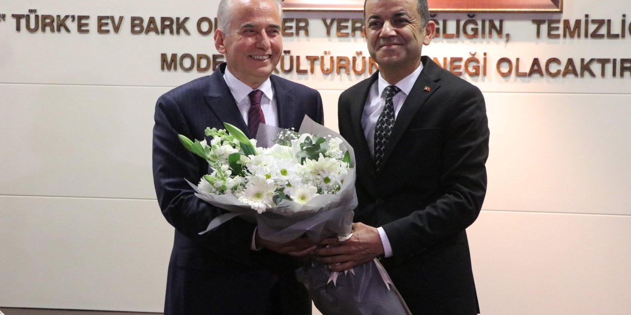 Denizli Büyükşehir Belediye Başkanı Chp'li Çavuşoğlu, Görevi Devraldı