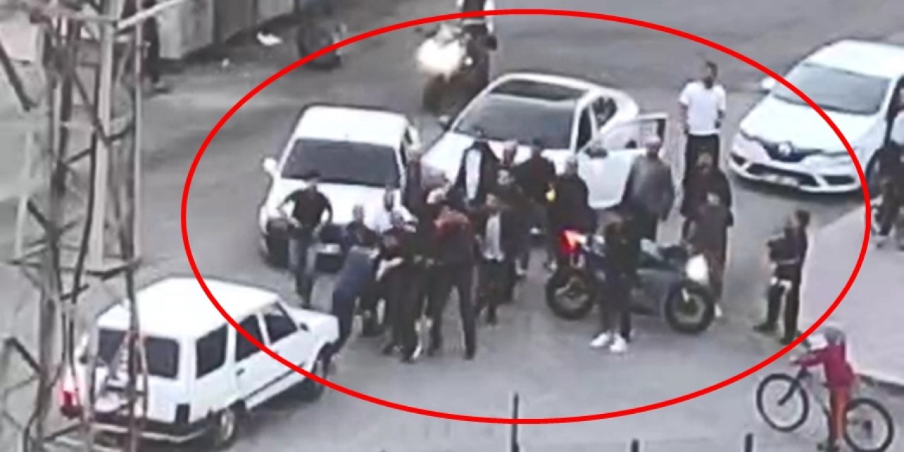 Siirt’te Kaza Sonrası Çıkan Tekmeli Yumruklu Kavga Kamerada