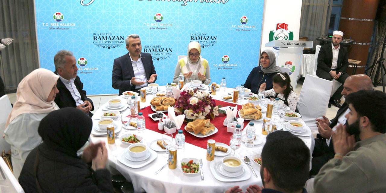 Rize Valisi Baydaş, Koruyucu Aileler ile Birlikte İftar Yaptı