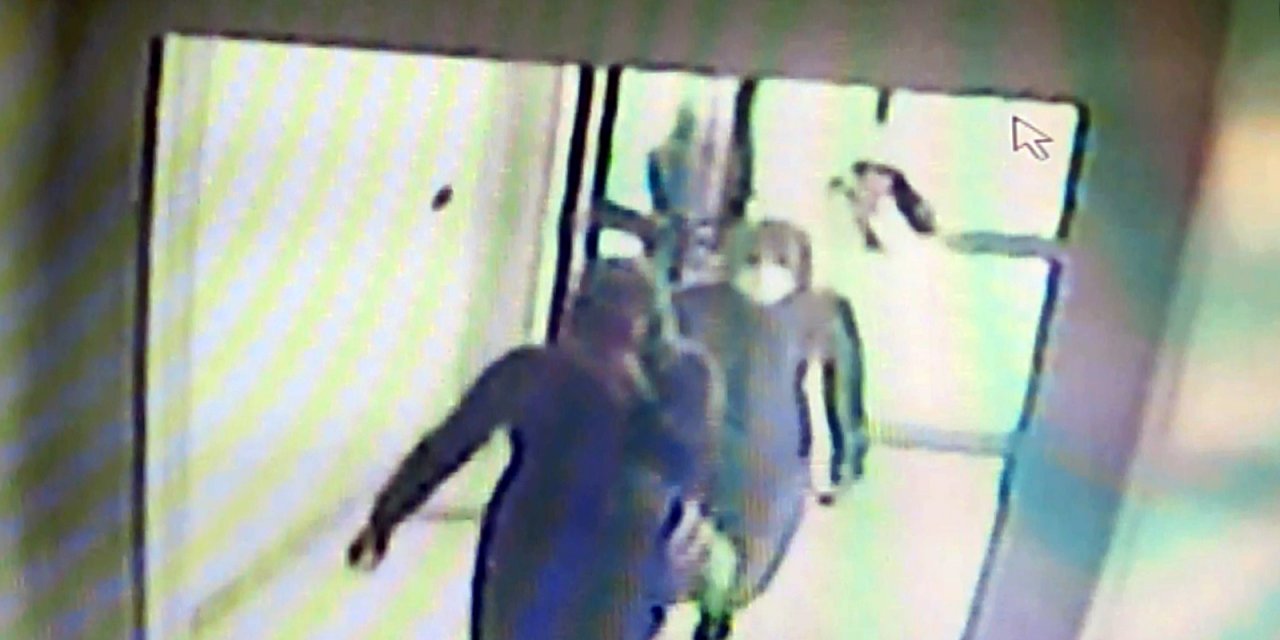 Yangın Merdiveninden Girdikleri Daireden 100 Gram Altın Çaldılar