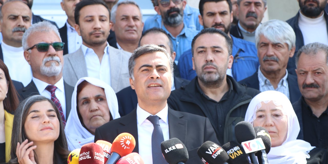 Dem Parti'li Van Büyükşehir Belediye Başkanı Zeydan, Mazbatasını Aldı