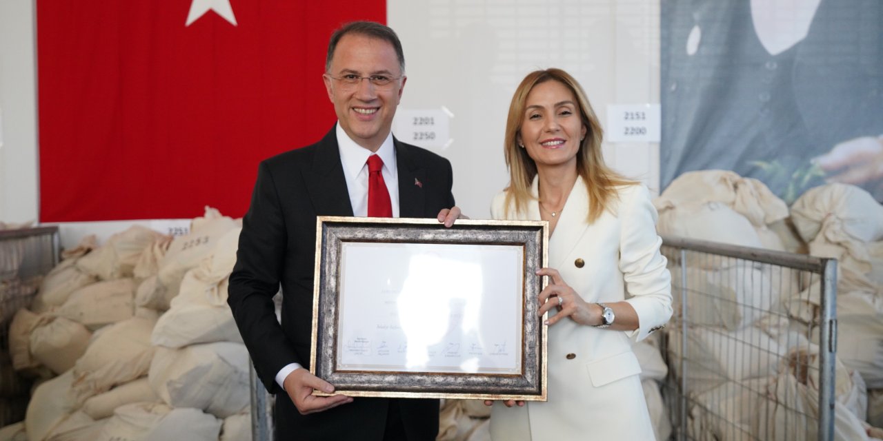 Beylikdüzü Belediye Başkanı Mehmet Murat Çalık Mazbatasını Aldı