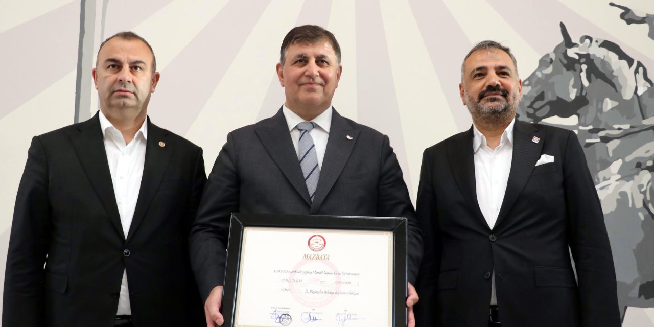 İzmir Büyükşehir Belediye Başkanı Cemil Tugay, Mazbatasını Aldı