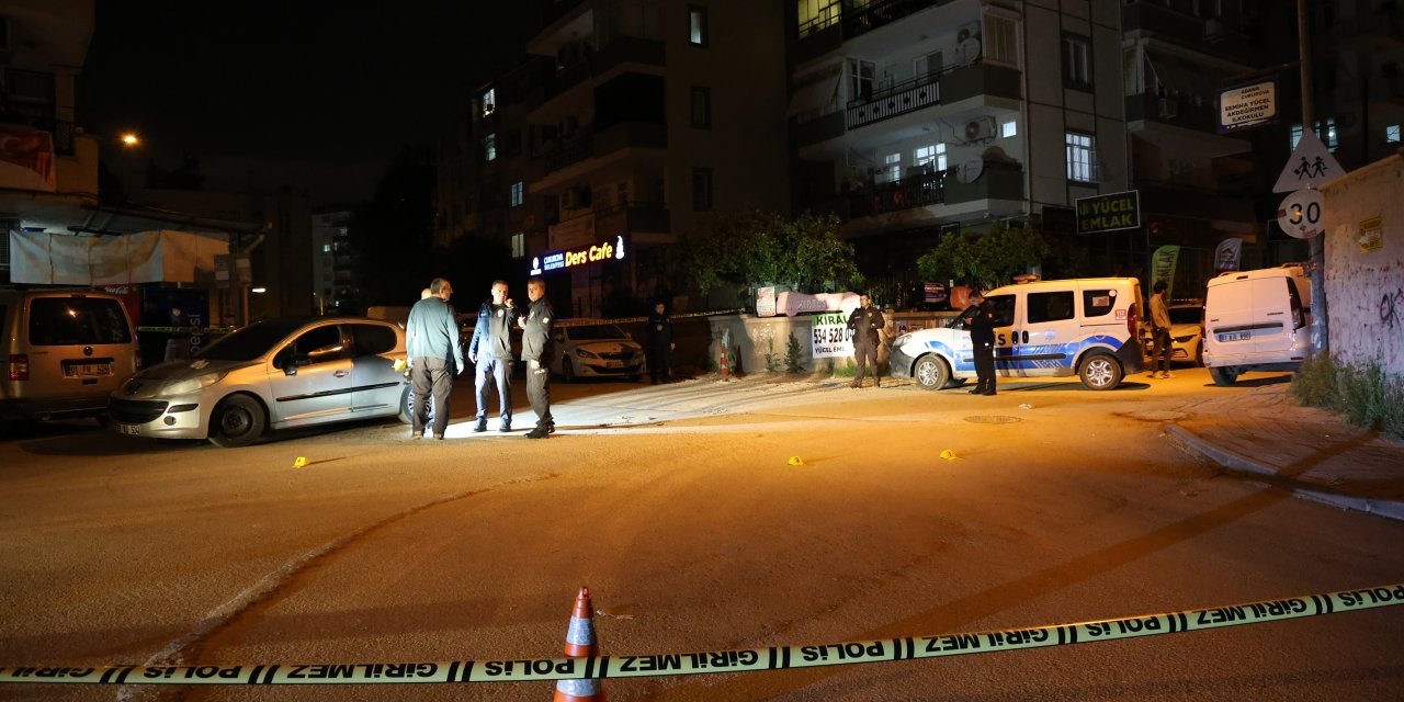 Üniversiteli Genç Kız Otomobiline Binerken Tabancayla Ayağından Vuruldu; Olay Yerinde 15 Adet Boş Kovan Bulundu