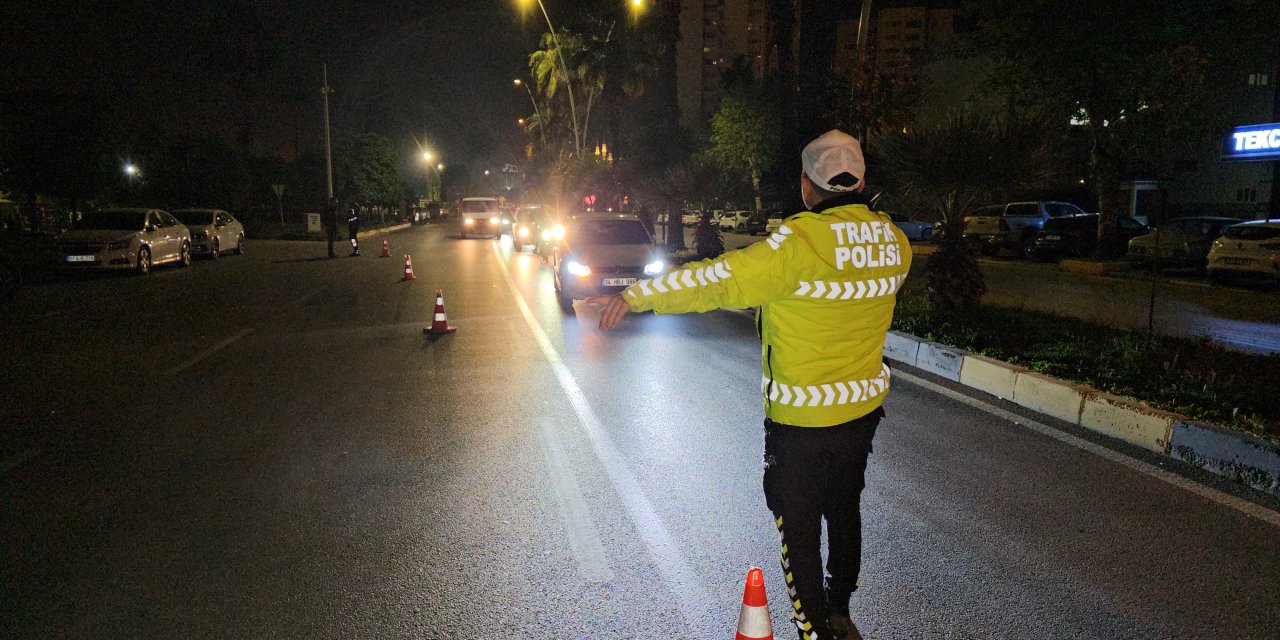 Adana'da 1664 Polisle 'Asayiş' Uygulaması