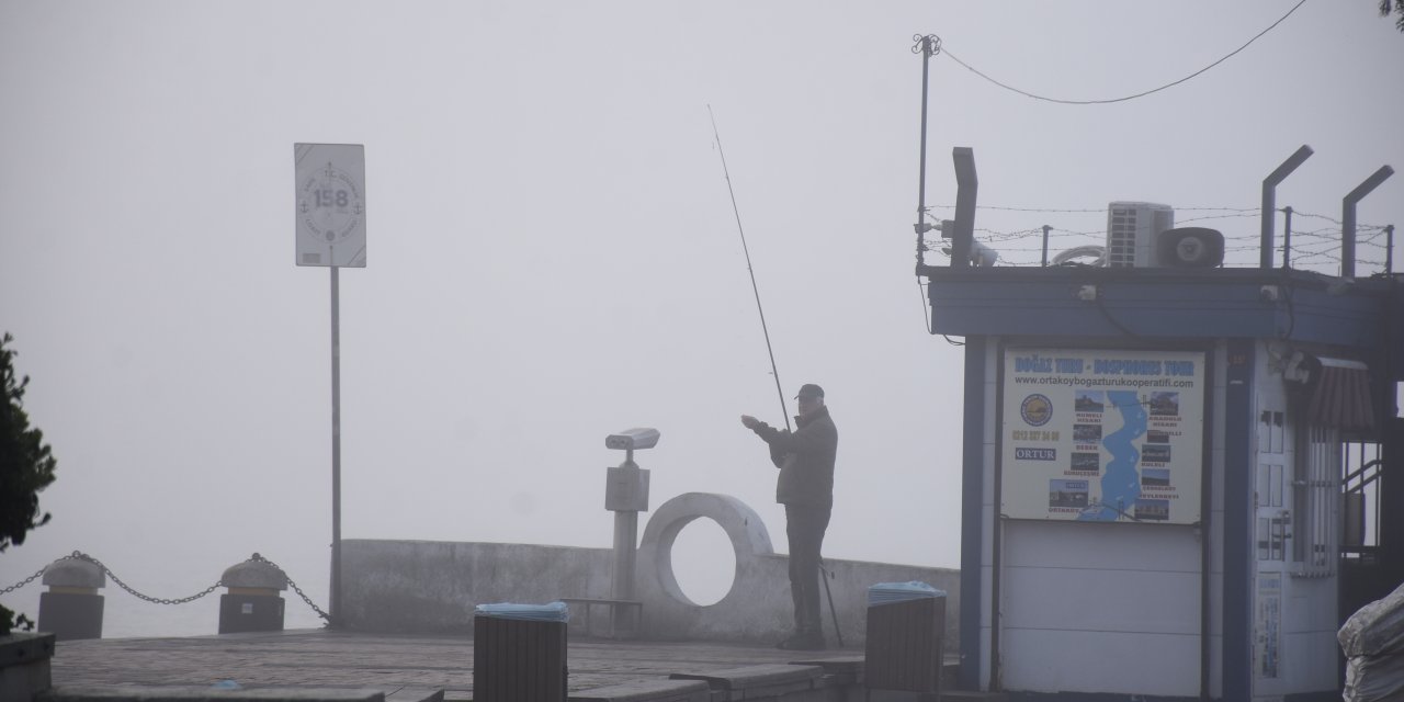 İstanbul Boğazı'nda Gemi Trafiği Askıya Alındı; Bazı Vapur Seferleri İptal Oldu