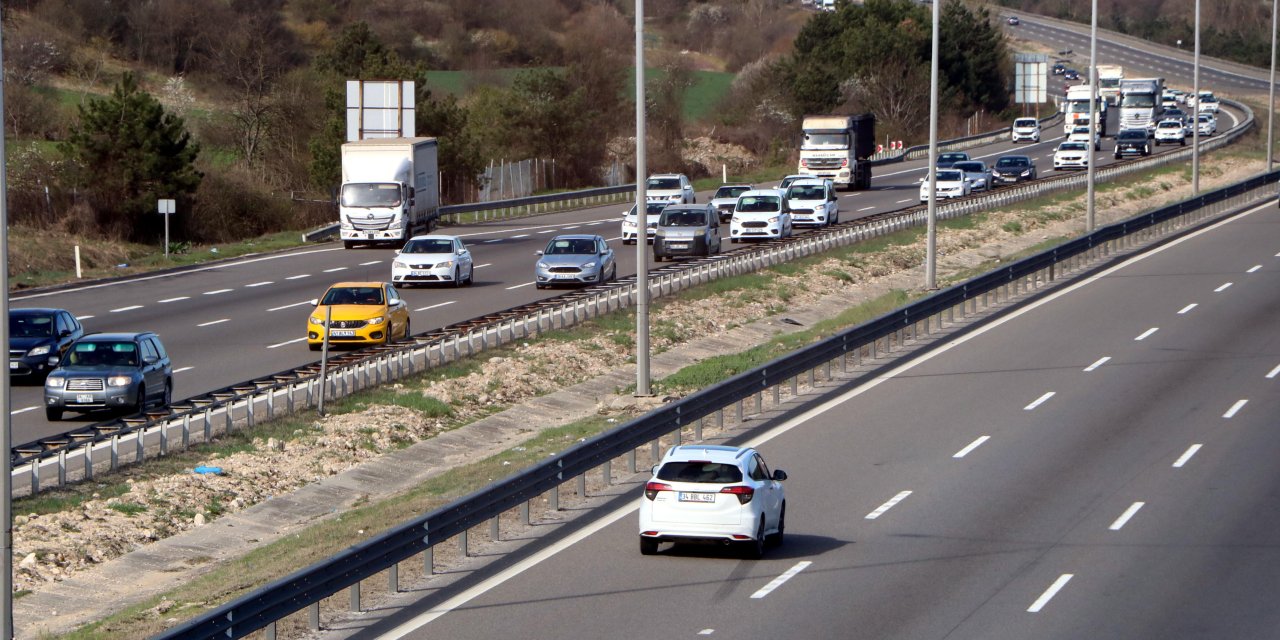 Bayram Tatili Öncesi Bolu Geçişinde Akıcı Yoğunluk