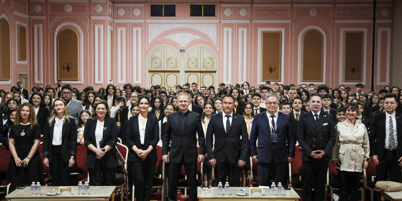 Bm’nin Simülasyon Programında Öğrenciler Küresel Isınmayı Tartışıyor