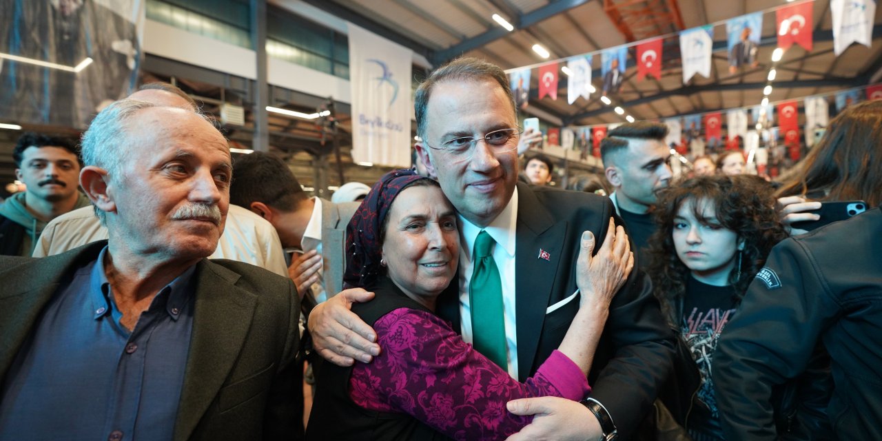 Beylikdüzü'nde Yüzlerce İnsan Hayırlı İftar Sofrası’nda Oruç Açtı