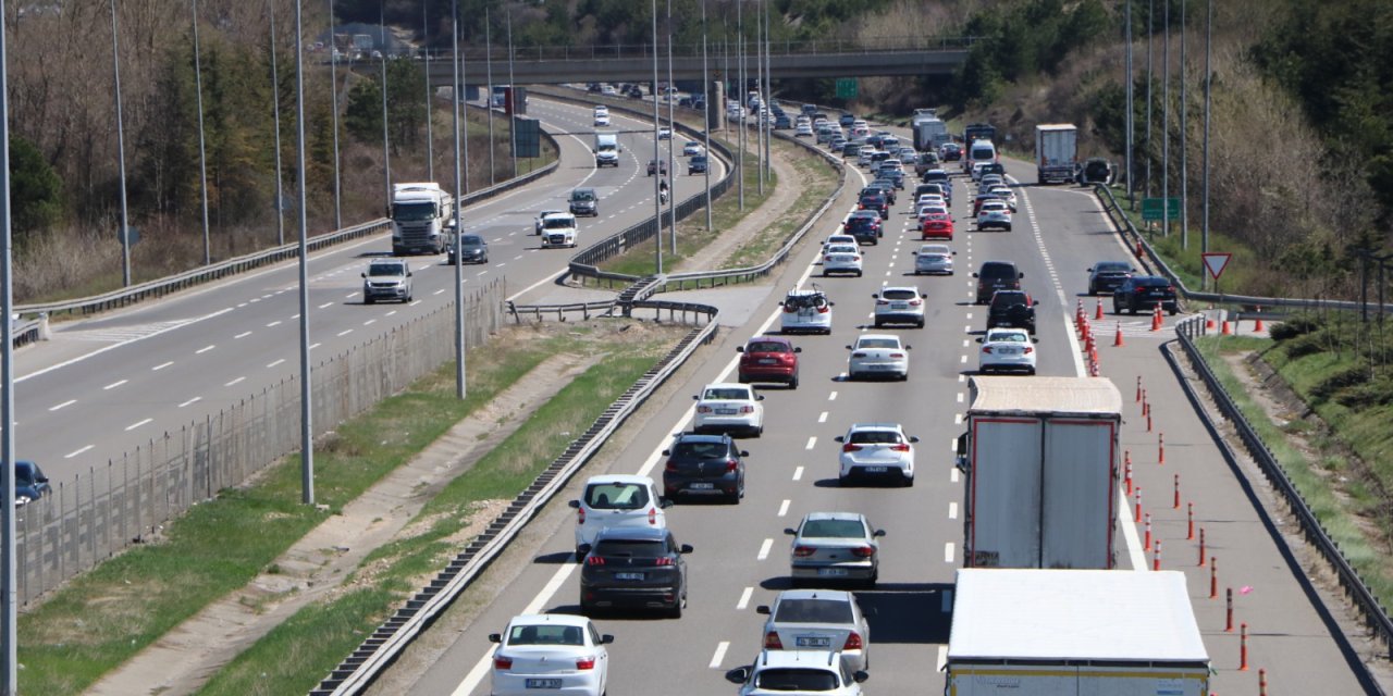 Bayram Tatilinde Bolu Geçişinde Yoğunluk Arttı (2)