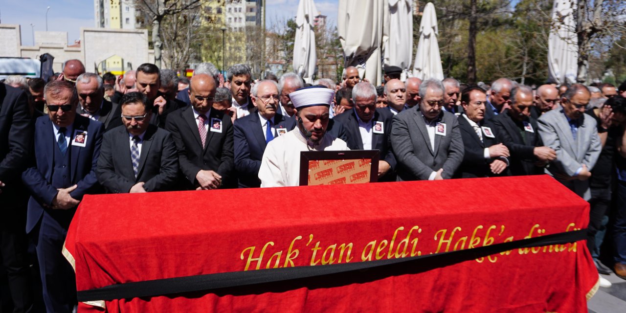 Chp İl Başkanının Oğlu Toprağa Verildi